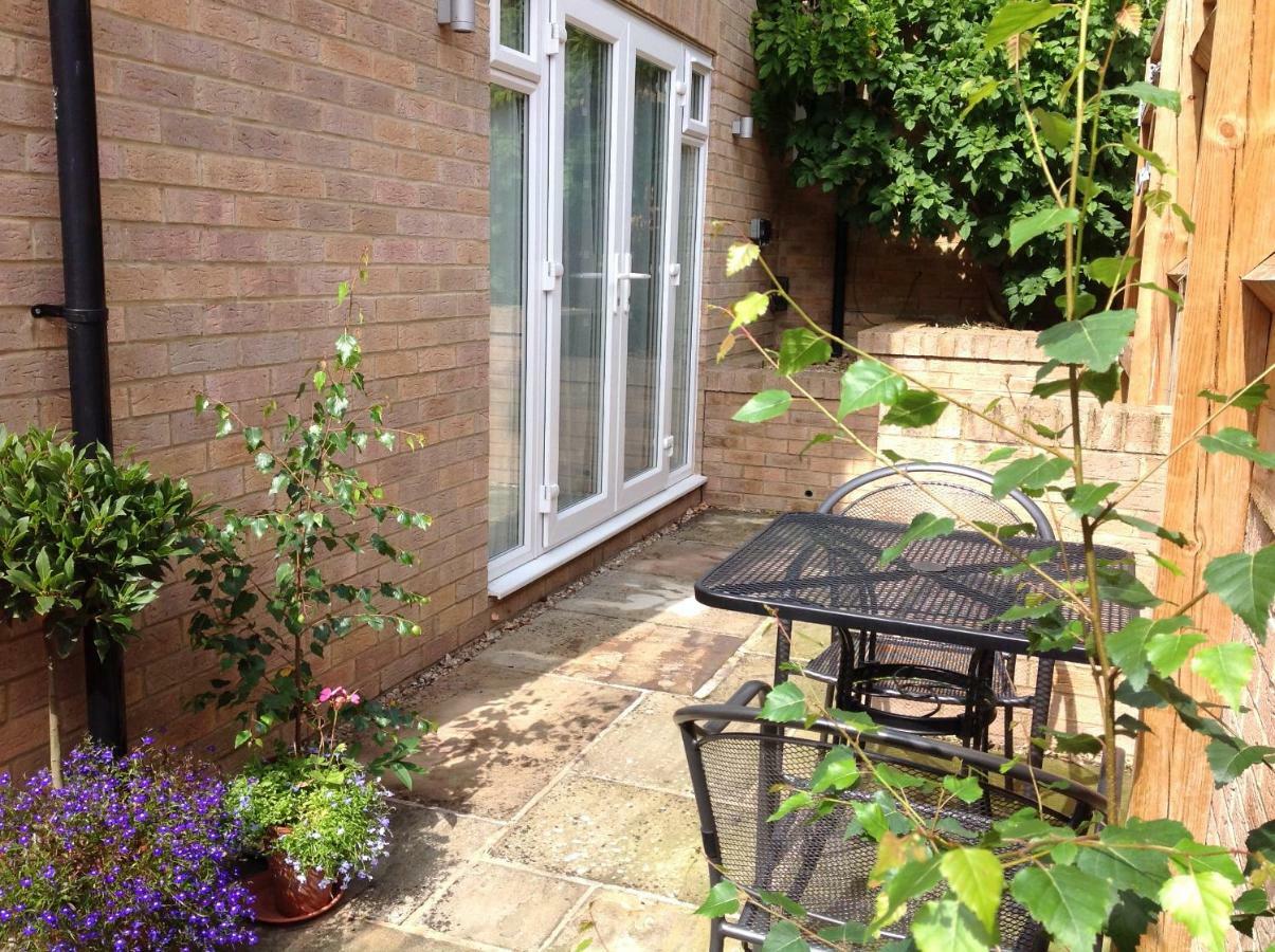 Oxford Apartments 1 Екстериор снимка