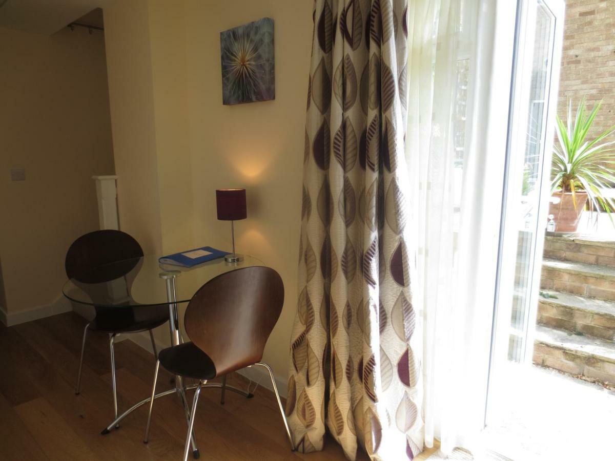 Oxford Apartments 1 Екстериор снимка